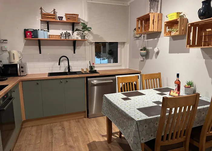 Maria- Bright And Modern City Center Apartment .